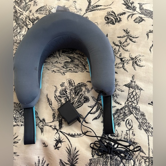 Homedics Vibration Neck Massage with Heat - Picture 2 of 2